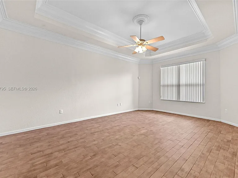 6823 Fabiano Cir — Photo 27