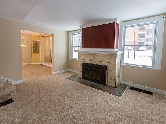 4th image of 1369 W 111th St