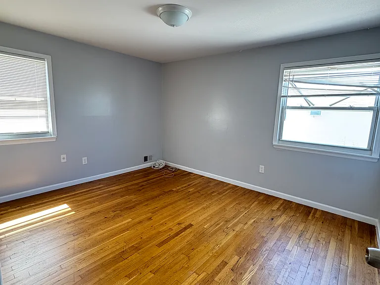 300 Jefferson Ave #1 — Photo 21