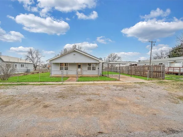 203 W 4th St, Granite, OK 73547