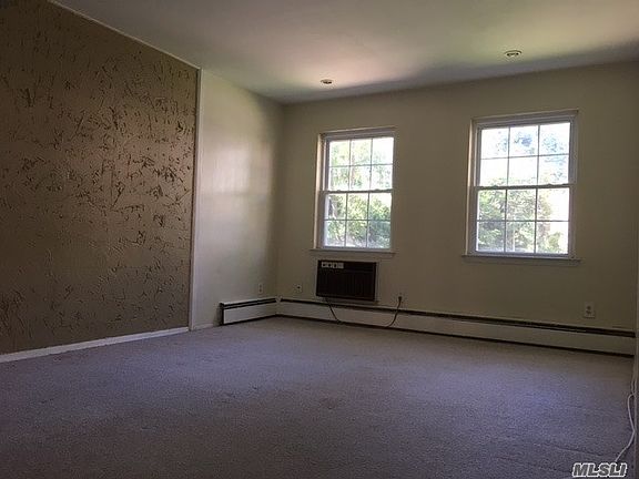 4th image of 904 Towne House Vlg