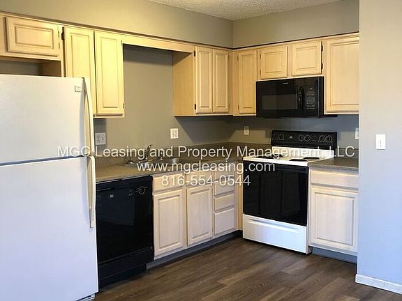 3rd image of 1114 Garden Dr