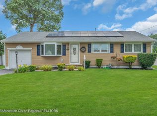118 Arrowhead Park Dr, Brick, NJ 08724