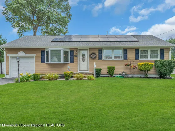 118 Arrowhead Park Drive, Brick, NJ 08724