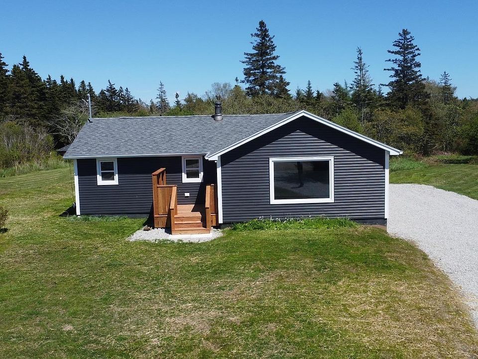 1st image of 22 Hardwood Hills Rd