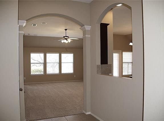 5th image of 2837 Laurel Oak Dr