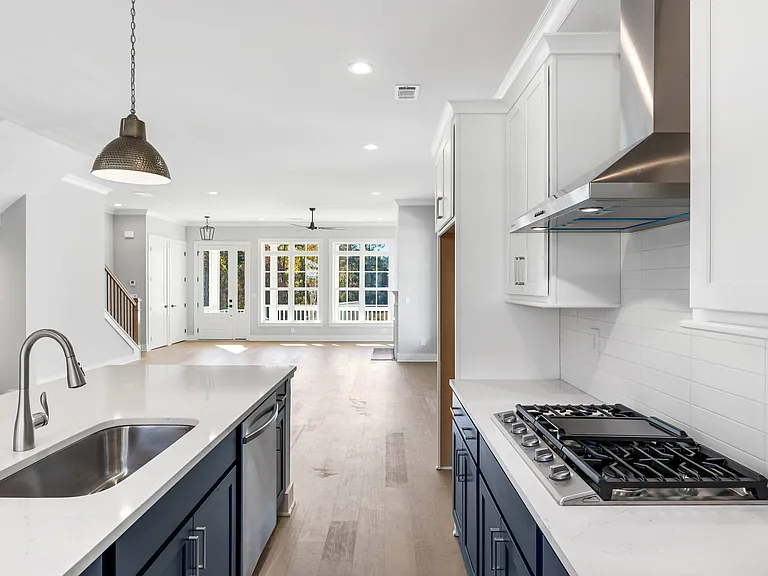 2035 Parkside Ln — Photo 18