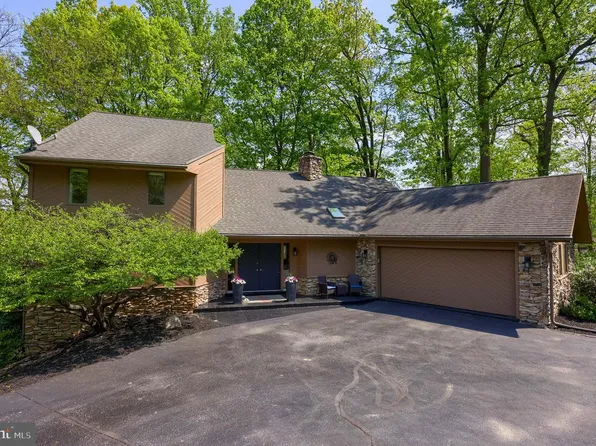 315 Winding Hill Dr, Lancaster, PA 17601