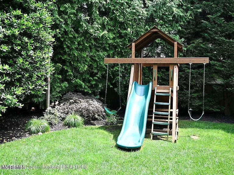 11 Red Oak Dr — Photo 17
