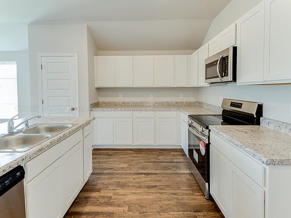 4th image of 245 Troubadour Ln