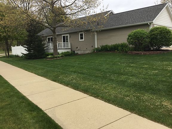 Large side yard