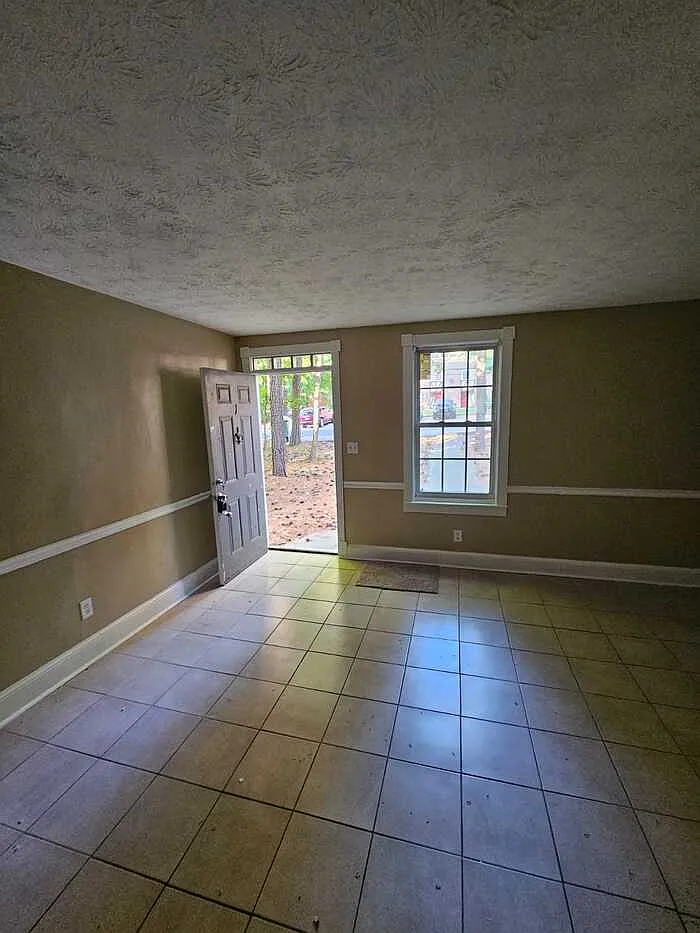 2 bed, 1.5 bath, 1100 sqft, $1,350 — Photo 4