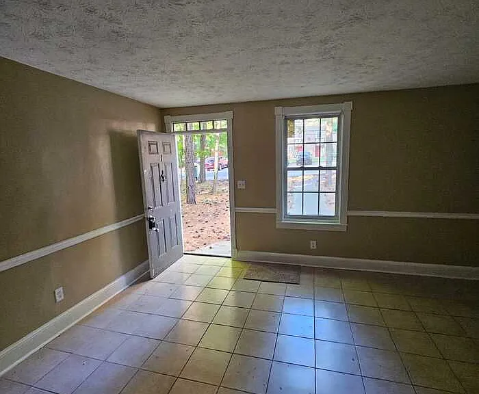 1176 Forest Vale Way #3 — Photo 4