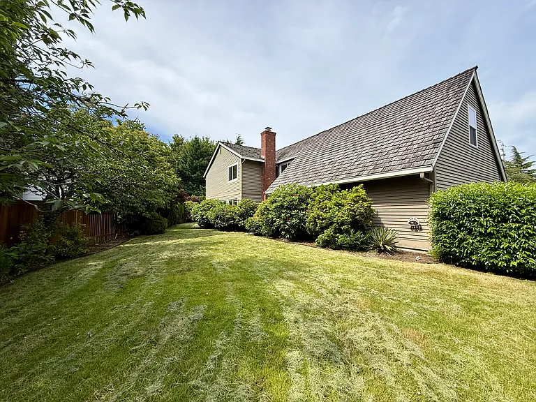 17417 SE 46th Pl — Photo 38