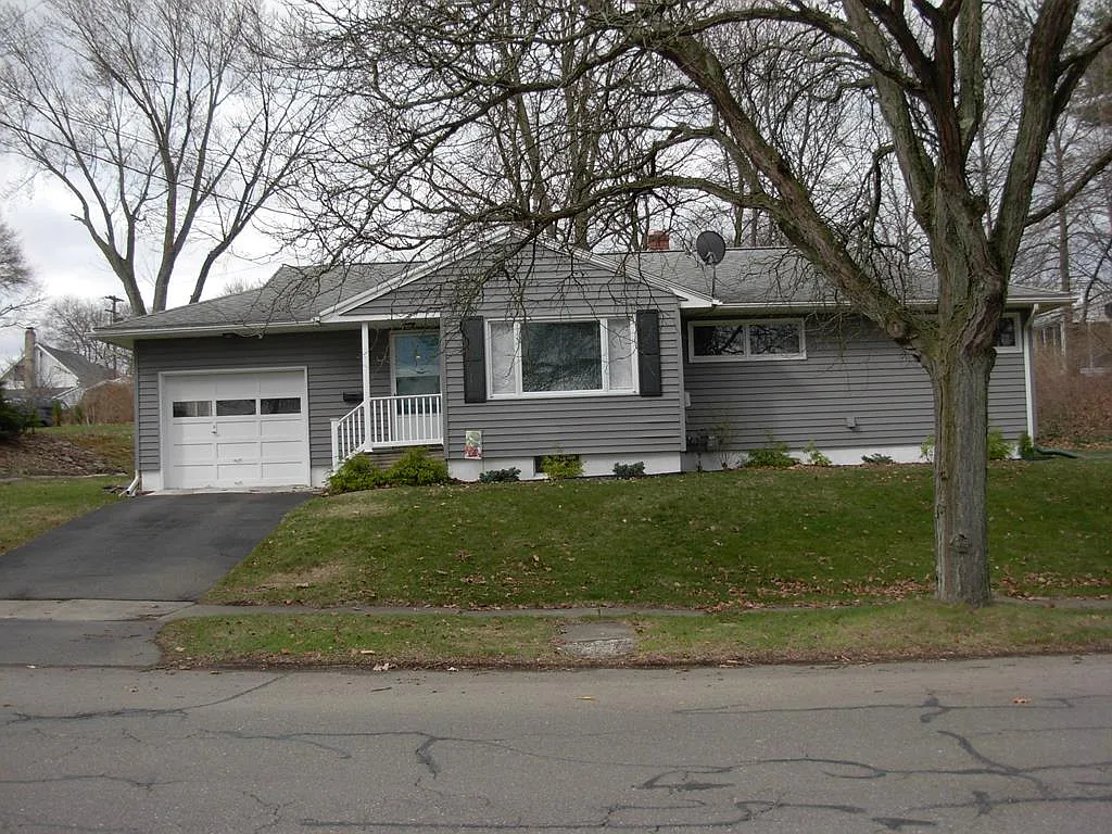 1119 Davis St photo 1