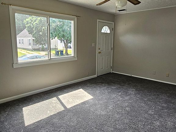 3rd image of 458 Meade Ave