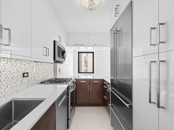 4th image of 1619 3rd Ave APT 4C