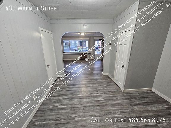 5th image of 435 Walnut St
