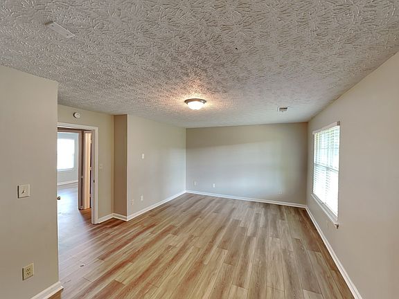 5th image of 2545 Meadow Brooke Ct