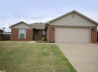 935 Brownstone Dr, Conway, AR 72034