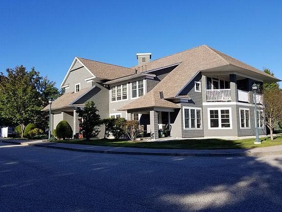 2nd image of 8 Camperdown Elm Dr #1