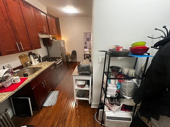 4th image of 11 Stanton St #4BA