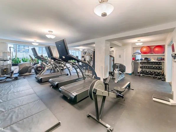 150 Central Park South 906 image 12 of 13