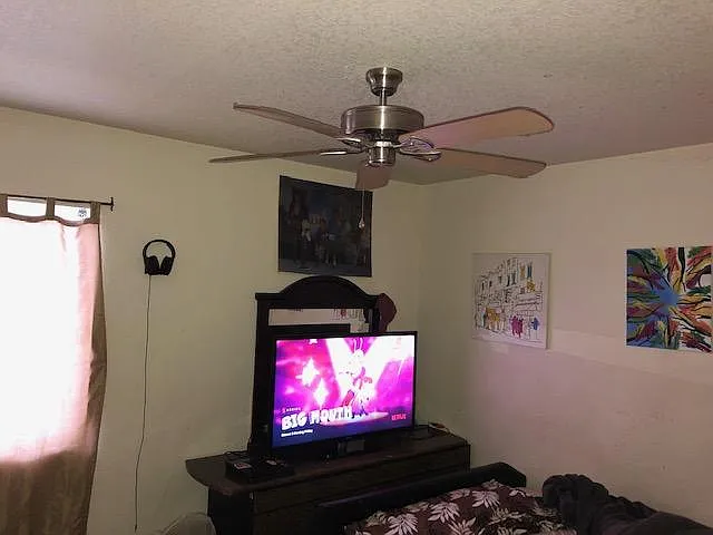 Ceiling fans in all bedrooms