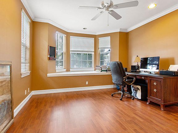 2nd image of 380 W Mallory Cir
