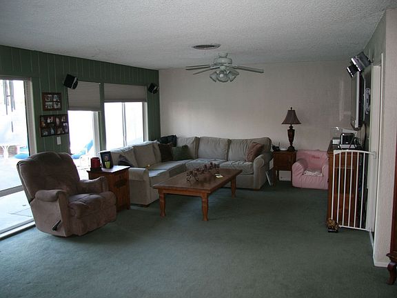 4th image of 22857 Burton St