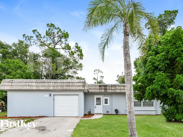7347 Barragan Rd, Fort Myers, FL 33967
