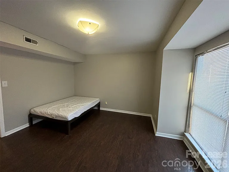11040 Harrowfield Rd — Photo 9