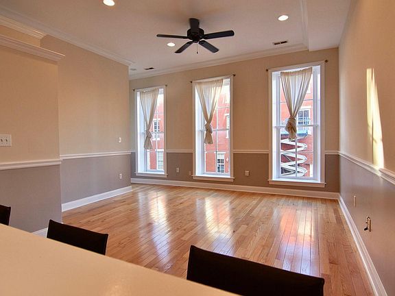 3rd image of 1600 Mount Vernon St APT 2R
