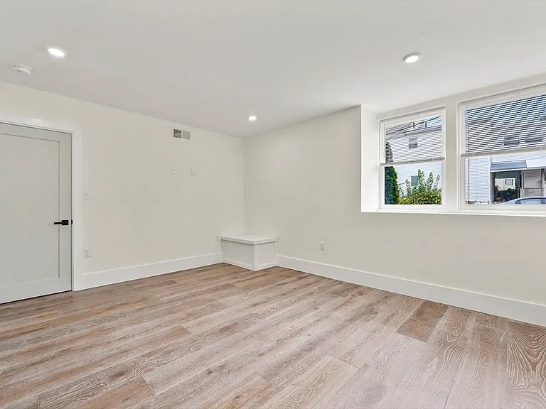 17 Wellington Ave #1 — Photo 15