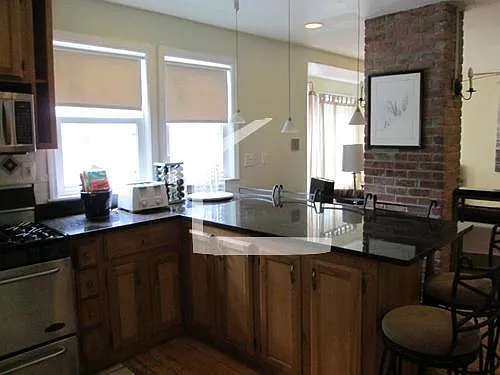 5 bed, 1550 sqft, $6,200 — Photo 2