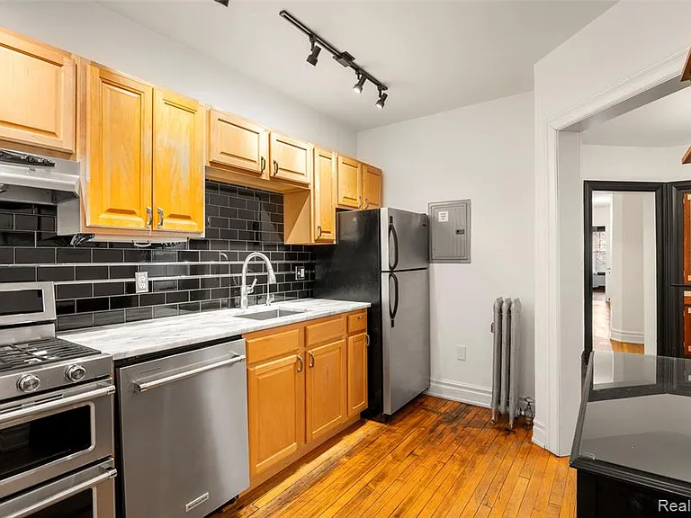 469 W Willis St #3 — Photo 16