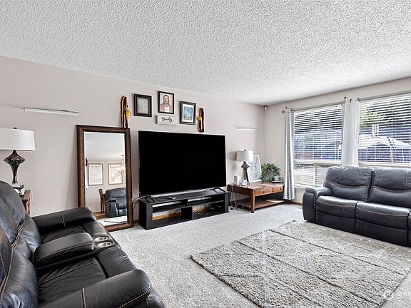 3rd image of 8314 122nd Street E