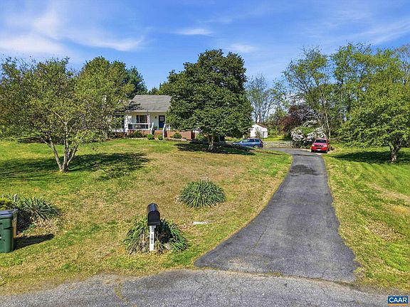 3rd image of 101 Marjorie Ln