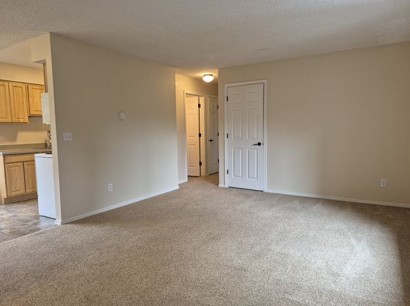 2619 NE Halsey St APT 10