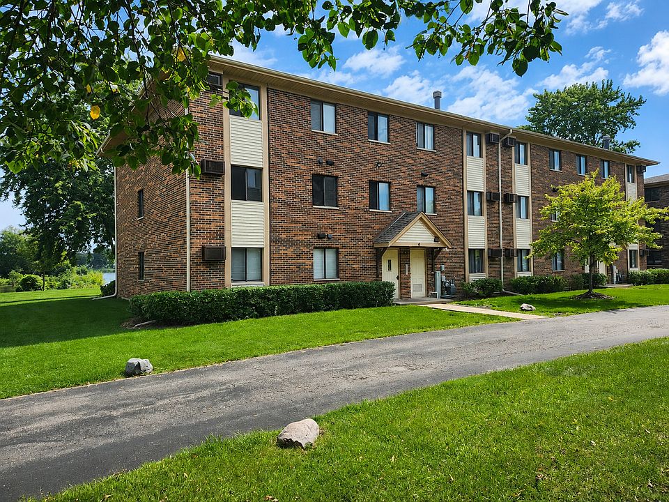 1st image of 4 Parkside Ct APT 3