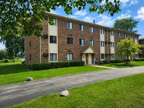 4 Parkside Ct APT 3, Vernon Hills, IL 60061