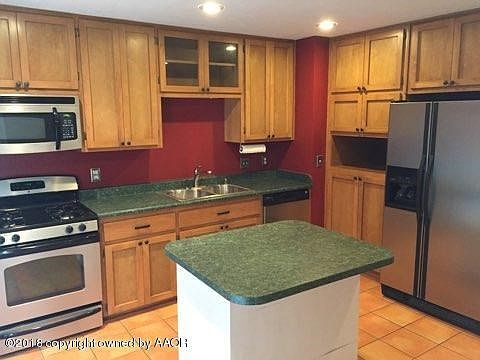 1313 Smiley kitchen