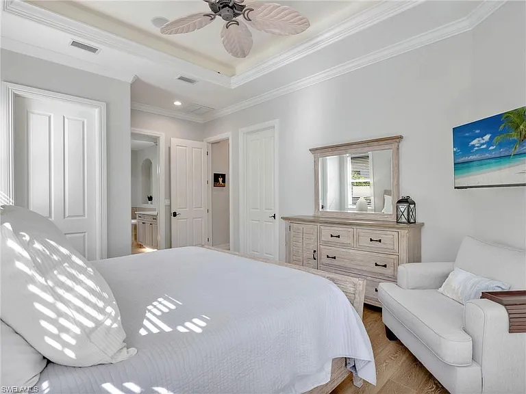7864 Valencia Ct — Photo 32