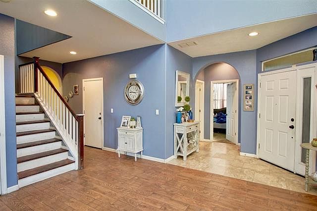 1st image of 4224 Red Oak Ln