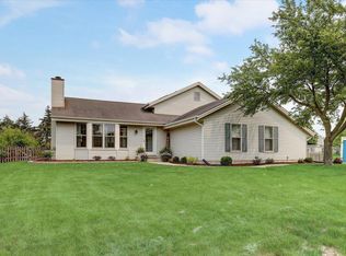 28964 Sunflower Ln, Waterford, WI 53185