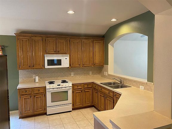 5th image of 3211 Windy Cape Ln