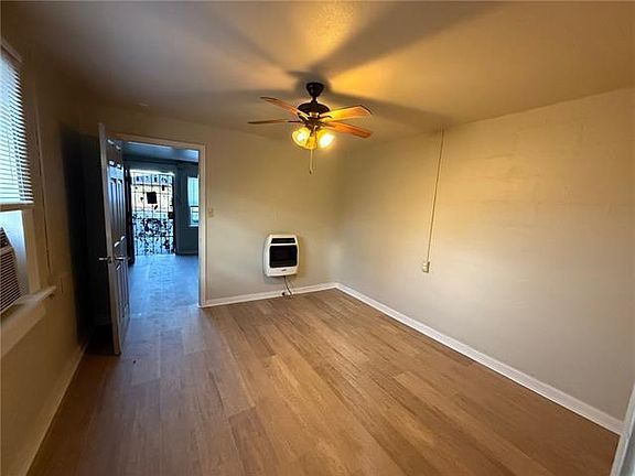 3rd image of 9022 Palm St #1B