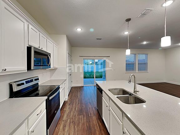 3rd image of 540 Onate Cir