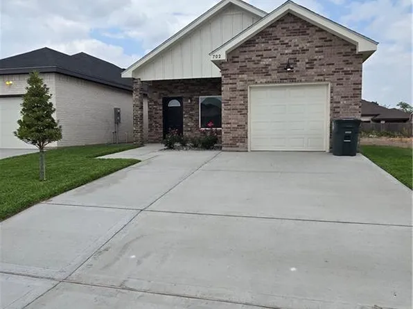 702 W 25th St, Mission, TX 78574