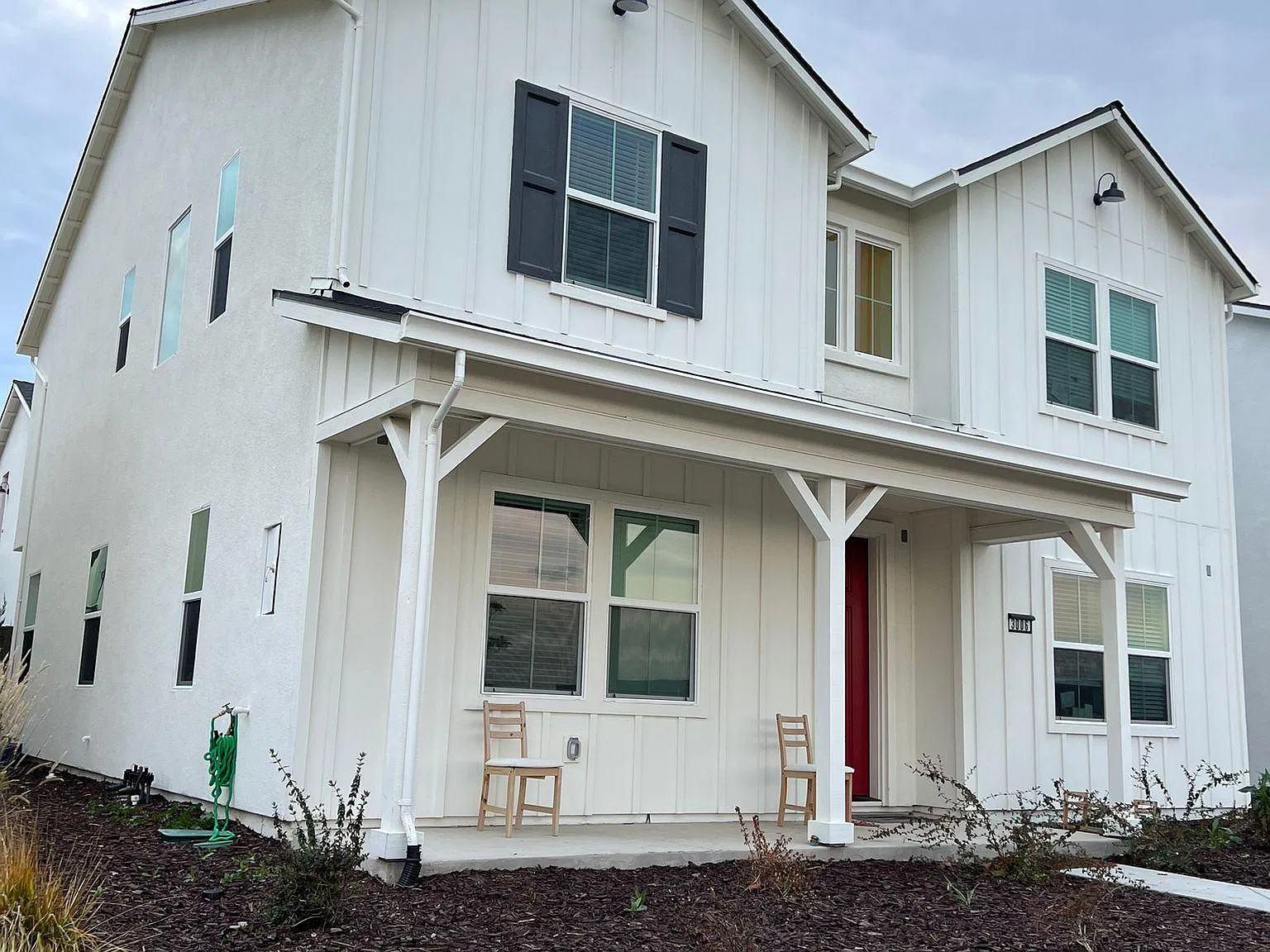 5 bed, 3.5 bath, 2587 sqft, $3,600 — Photo 1